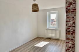 Character Stone Village House, Entirely Renovated, With 200 M2 Of Living Space Offering 4 Bedrooms, A Sunny Terrace And A Large Garage With Spa. A Must See