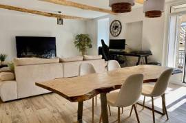 Character Stone Village House, Entirely Renovated, With 200 M2 Of Living Space Offering 4 Bedrooms, A Sunny Terrace And A Large Garage With Spa. A Must See