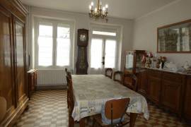 Town House in Good Order with Small Garden