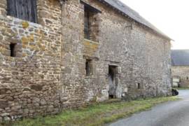 Two Stone Barns to Renovate and Develop