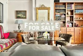 Town House with Lovely Private Garden