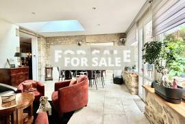 Town House with Lovely Private Garden