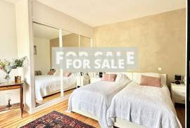 Town House with Lovely Private Garden
