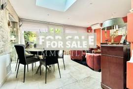 Town House with Lovely Private Garden