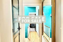 Town House with Lovely Private Garden