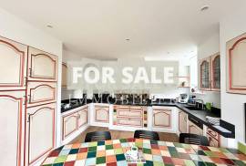Beautiful Town House with Garden