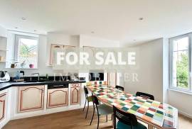 Beautiful Town House with Garden