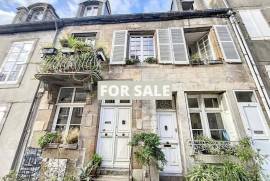 Town House Plus Apartment in Coastal Resort