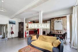 Town House Plus Apartment in Coastal Resort