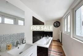Town House Plus Apartment in Coastal Resort