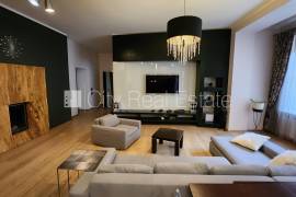 Apartment for rent in Riga, 165.00m2