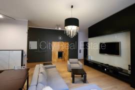 Apartment for rent in Riga, 165.00m2