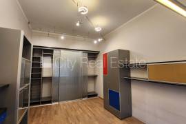 Apartment for rent in Riga, 165.00m2