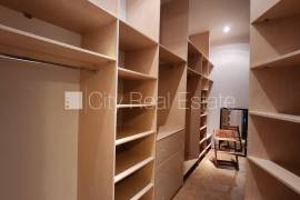 Apartment for rent in Riga, 165.00m2