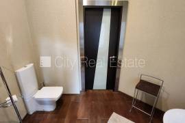 Apartment for rent in Riga, 165.00m2