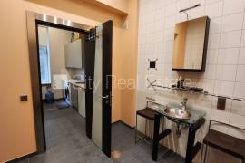 Apartment for rent in Riga, 165.00m2