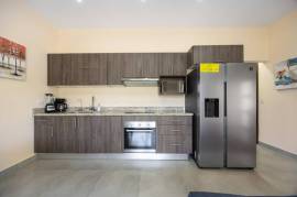 Laurel Condo Unit #20: Affordable 2-Bedroom Condo in Gated Community near Playa Potrero