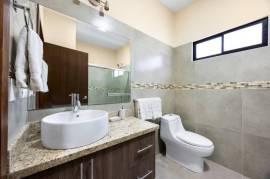 Laurel Condo Unit #20: Affordable 2-Bedroom Condo in Gated Community near Playa Potrero
