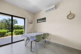 Laurel Condo Unit #19: Affordable 2-Bedroom Condo with Pool Access in Playa Potrero