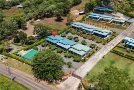 Laurel Condo Unit #1: Cozy and Affordable 2-Bedroom Condo in Playa Potrero