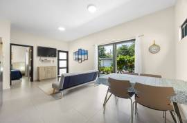 Laurel Condo Unit #1: Cozy and Affordable 2-Bedroom Condo in Playa Potrero