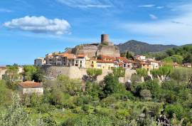 9 room, 360m2 House and dependencies for sale in Laroque des alberes - 545 000 € * 9 room, 360m2 House and dependencies for sale in Laroque des alberes - 545 000 € *