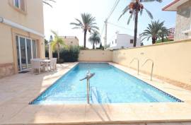 listing listing