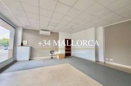 Open-plan commercial premises on main street of MANACOR