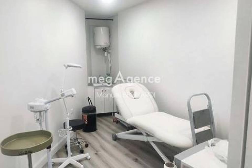 Local Commercial à Louer – 22m² – 2 pièces - Idéal activité esthétique
