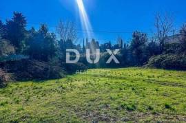 RIJEKA, TRSAT- building land 880 m2 in the heart of Trsat