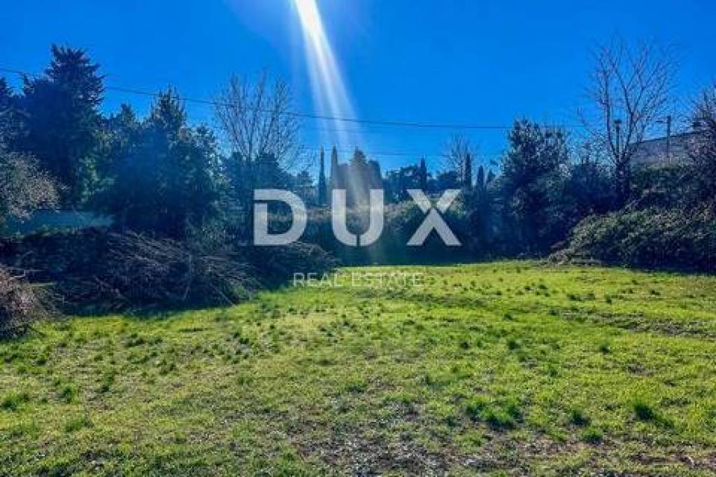 RIJEKA, TRSAT- building land 880 m2 in the heart of Trsat