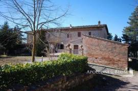 XVIII CENTURY COUNTRY HOME WITH COTTAGE AND LAND – MONTALCINO