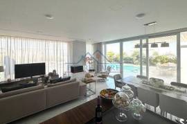 5 bedrooms semi-detached villa