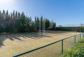 5 Bedrooms - Villa - For Sale