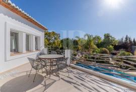 5 Bedrooms - Villa - For Sale