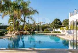 5 Bedrooms - Villa - For Sale