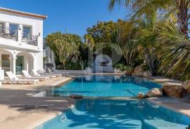 5 Bedrooms - Villa - For Sale