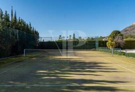 5 Bedrooms - Villa - For Sale