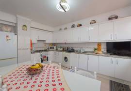 Furnished 2 Bedroom Apartment in the Center of Machico