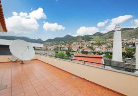 Furnished 2 Bedroom Apartment in the Center of Machico