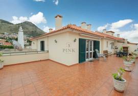 Furnished 2 Bedroom Apartment in the Center of Machico