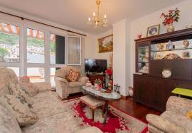 Furnished 2 Bedroom Apartment in the Center of Machico