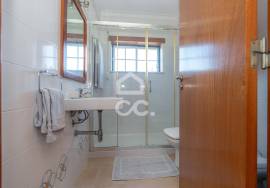 4 bedroom villa with swimming pool, garden, barbecue and land, located in Eiras. 4 bedroom villa with swimming pool, garden, barbecue and land, located in Eiras.