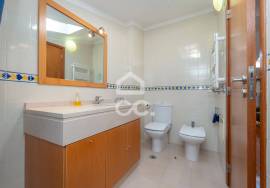 4 bedroom villa with swimming pool, garden, barbecue and land, located in Eiras. 4 bedroom villa with swimming pool, garden, barbecue and land, located in Eiras.