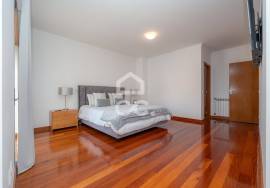 4 bedroom villa with swimming pool, garden, barbecue and land, located in Eiras. 4 bedroom villa with swimming pool, garden, barbecue and land, located in Eiras.