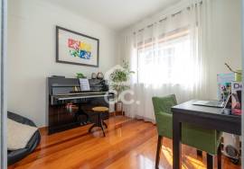 4 bedroom villa with swimming pool, garden, barbecue and land, located in Eiras. 4 bedroom villa with swimming pool, garden, barbecue and land, located in Eiras.