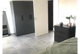 listing listing