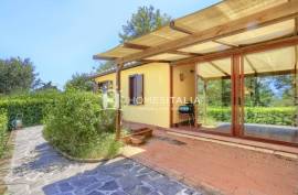 Delightful Tuscan villa in residential complex with pool Delightful Tuscan villa in residential complex with pool