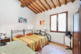 Delightful Tuscan villa in residential complex with pool Delightful Tuscan villa in residential complex with pool