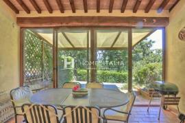 Delightful Tuscan villa in residential complex with pool Delightful Tuscan villa in residential complex with pool
